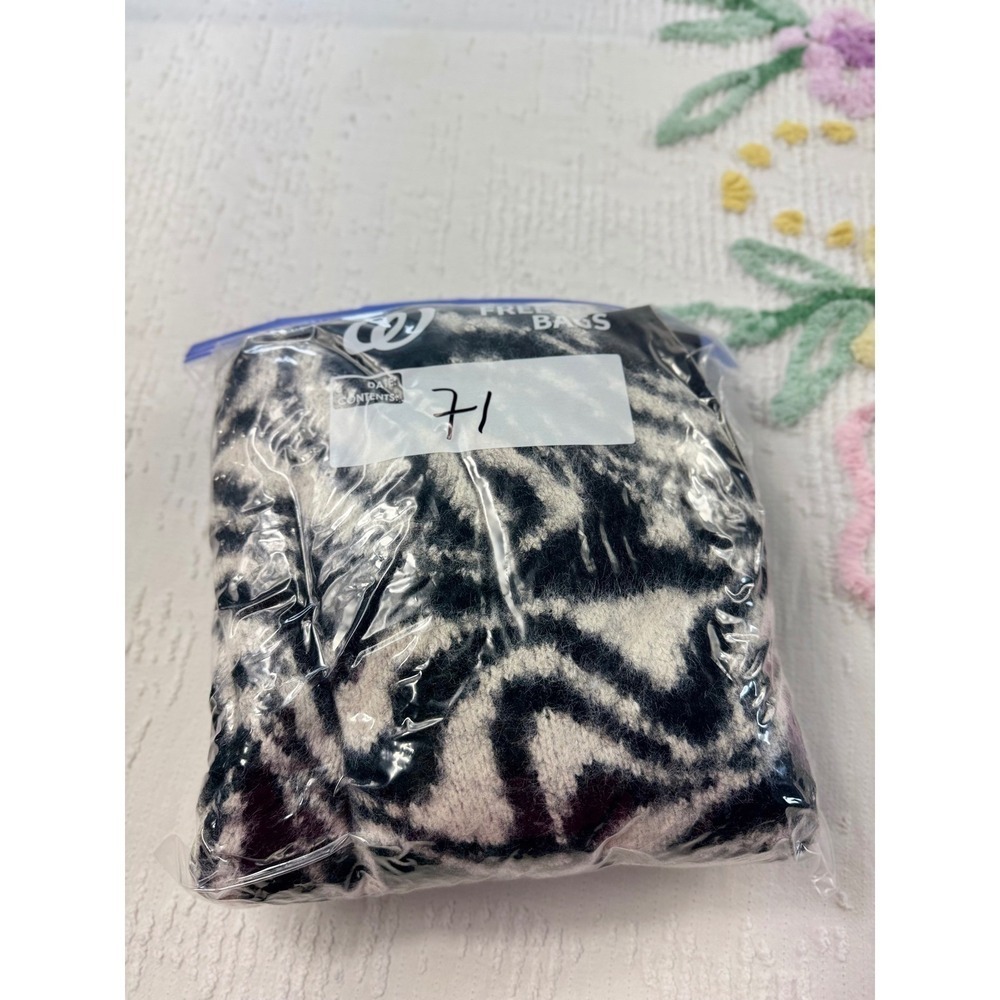 SO Goods For Life Zebra Print Pullover Sweater Women's Large Knit Cozy - Picture 11 of 12